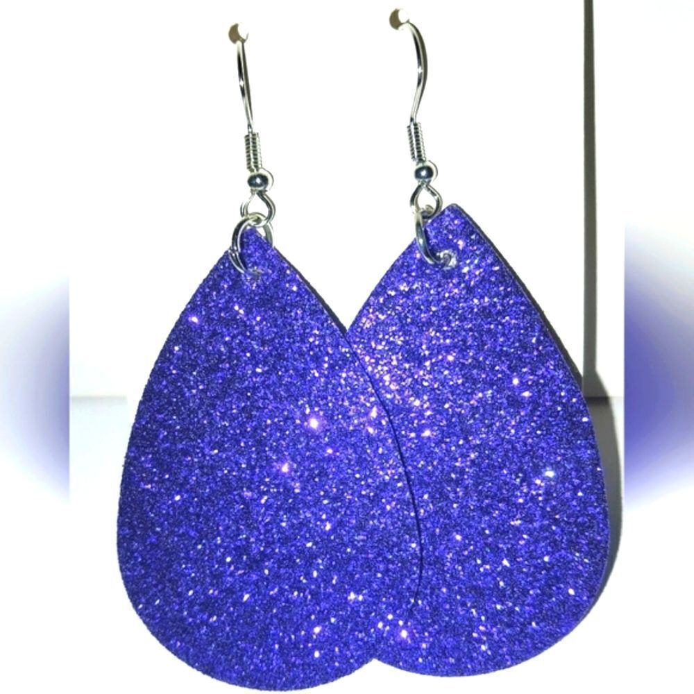 Ladies Beautiful bedazzled fashion earrings
